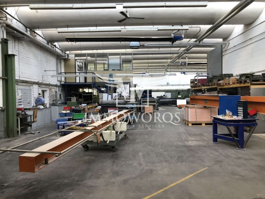 Bestandsobjekt // Logistik- und Produktionshalle- **provisionspflichtige Vermietung** - Hallenansicht (24114)