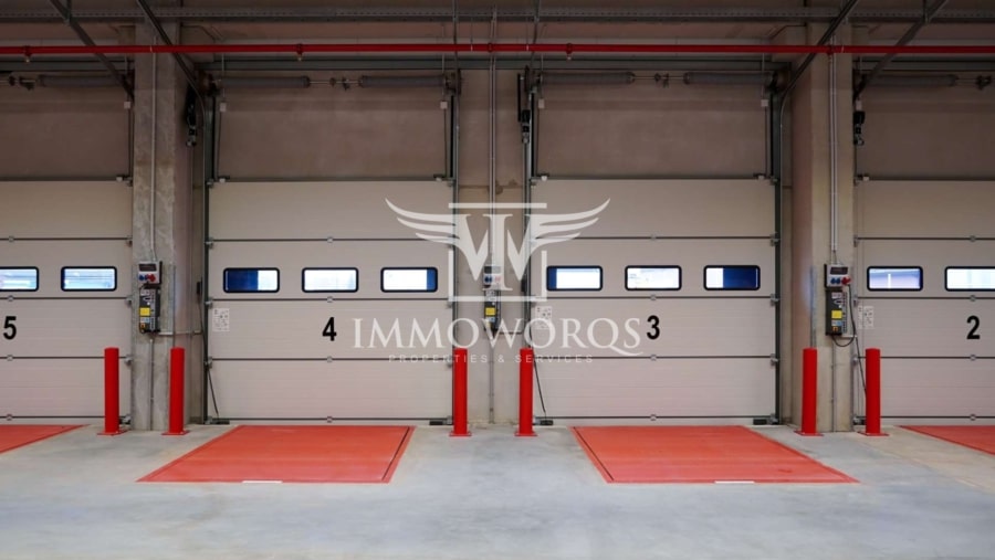 Bestehende Lager- / Produktionshalle **provisionspflichtige Vermietung** - Halle (24120)